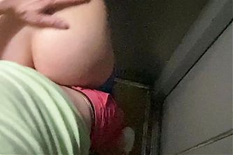 Public sex in the elevator of the house, fucked the beauty style in the elevator