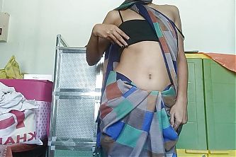 Hot girl in saree 